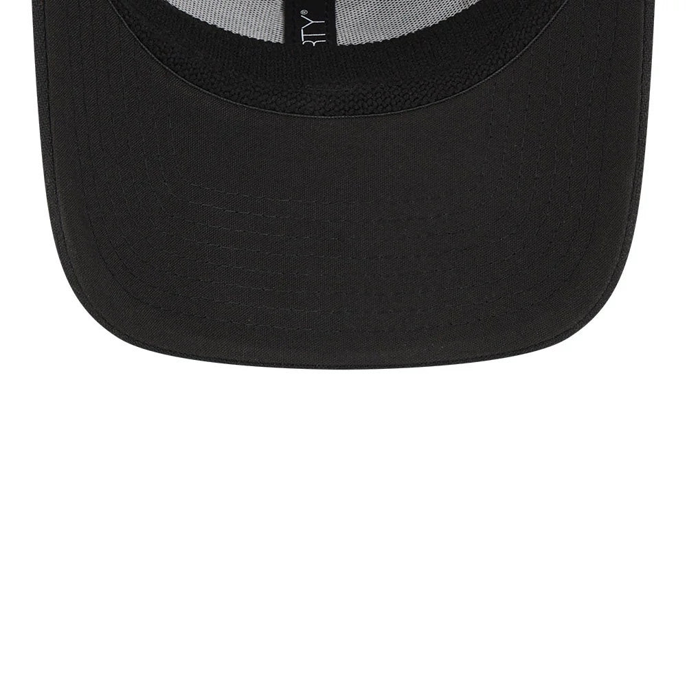 Chicago White Sox MLB Evergreen Black New Era 39THIRTY Stretch Fit Cap, inside view showing black undervisor and black interior taping with white logo, highlighting the stretch fit design.