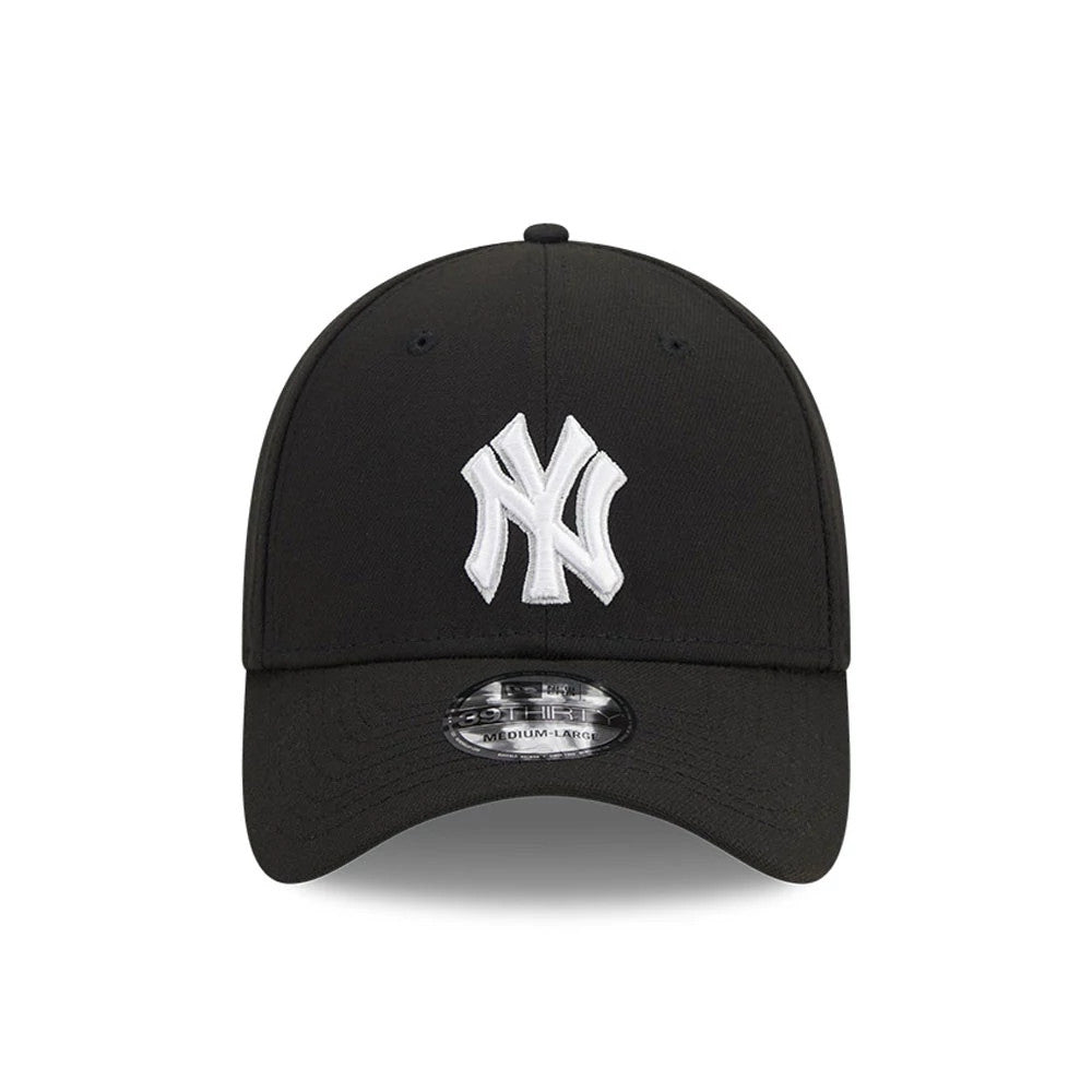 New York Yankees MLB Evergreen Black New Era 39THIRTY Stretch Fit Cap, front view showing the raised white NY logo embroidered on the front panel and a 39THIRTY size sticker on the curved black visor.