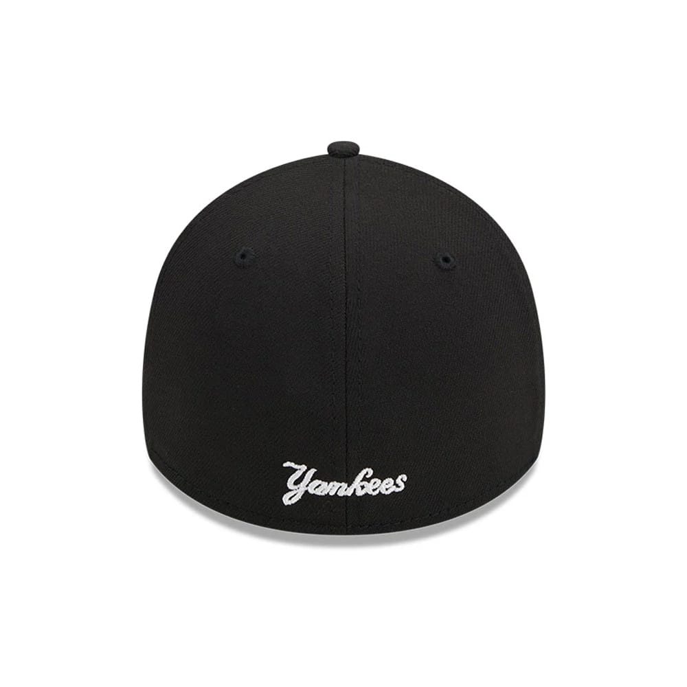 Pictured is this MLB Evergreen New York Yankees 39THIRTY Stretch Fit cap in black. 4