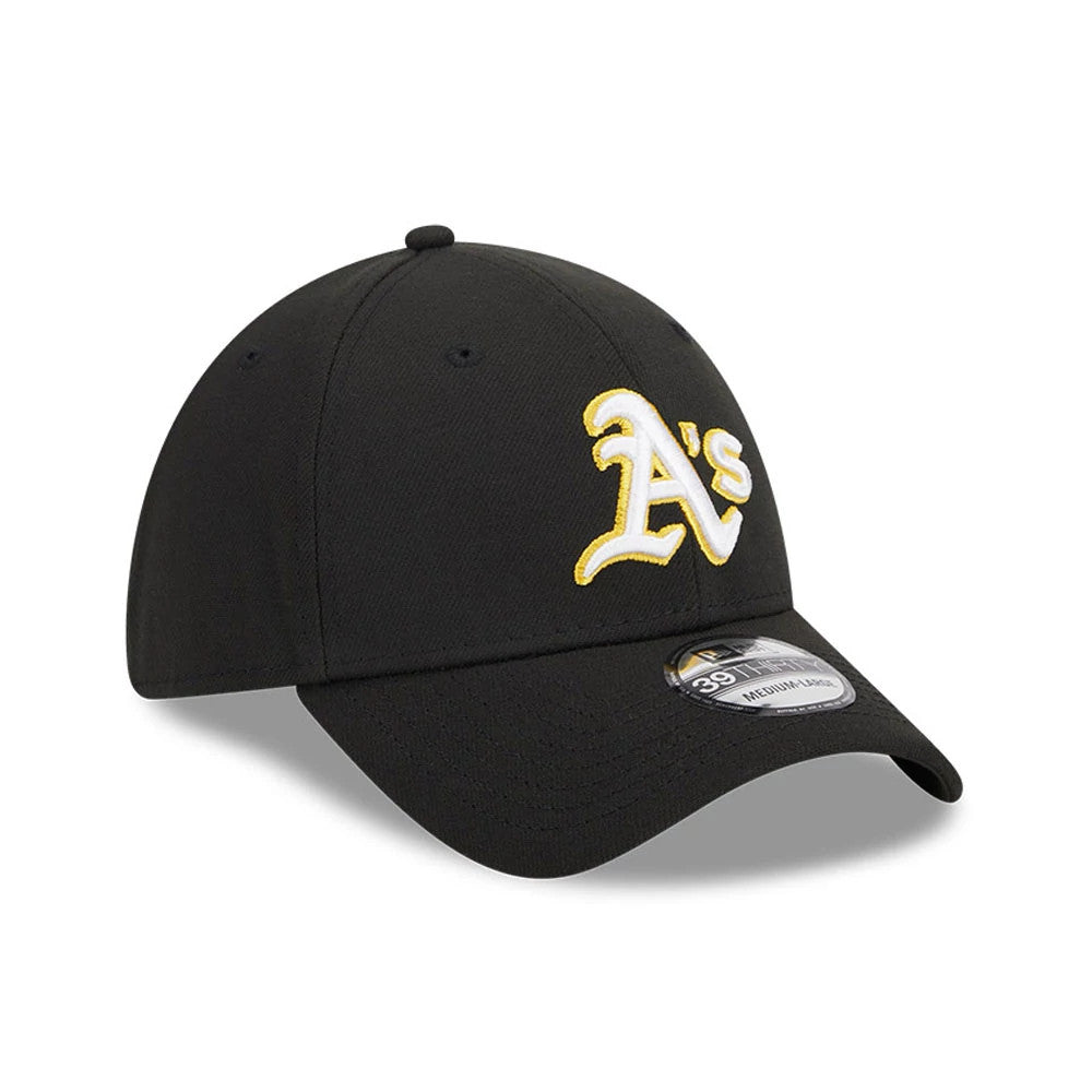 Athletics MLB Evergreen Black New Era 39THIRTY Stretch Fit Cap, three-quarter view showing the raised yellow and white A's logo on the front panel, black curved visor and 39THIRTY size sticker on top.