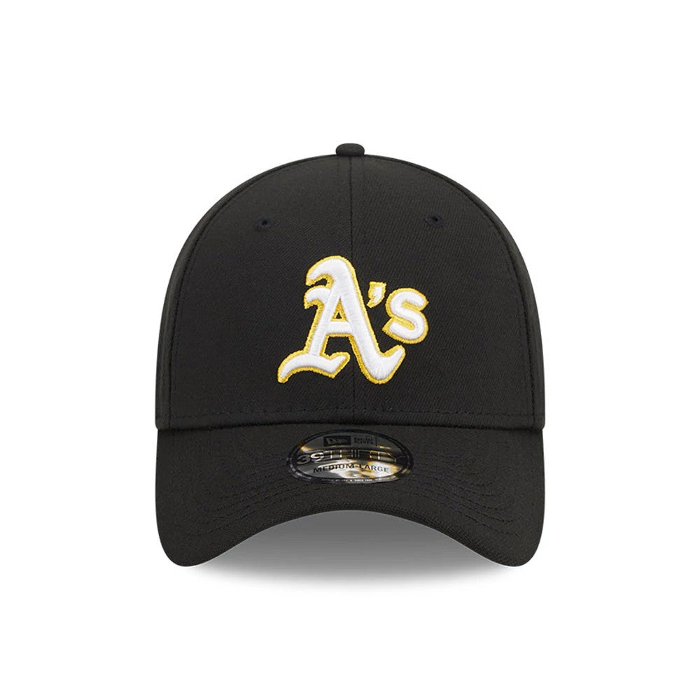 Athletics MLB Evergreen Black New Era 39THIRTY Stretch Fit Cap, front view showing the raised white and gold embroidered A's logo on the front panel, with a 39THIRTY size sticker on the black curved visor.