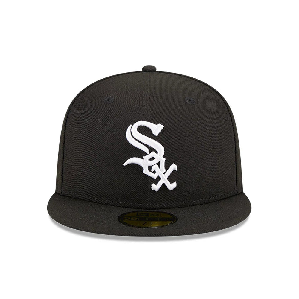 Pictured is this MLB Evergreen Chicago White Sox 59FIFTY Fitted cap in black. 3