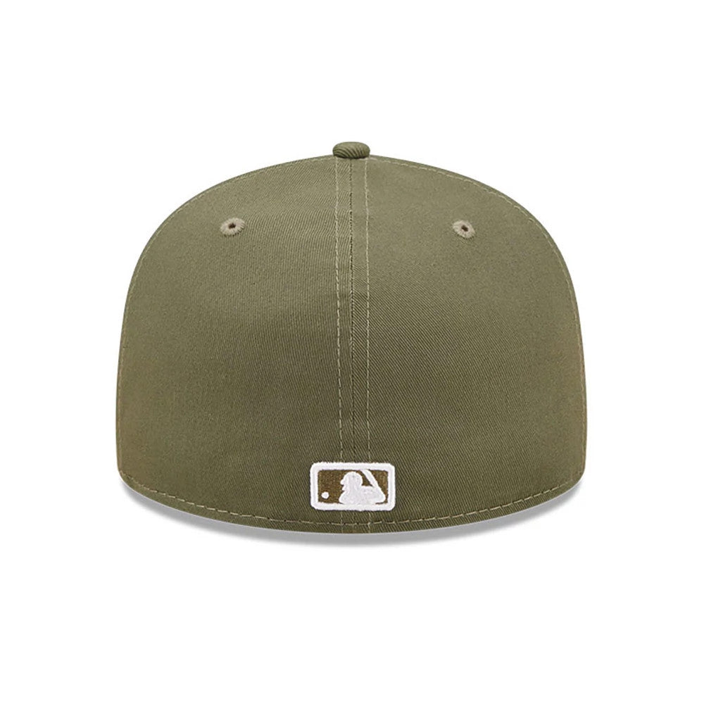 New York Yankees League Essential Green New Era 59FIFTY Fitted Cap, rear view showing the white embroidered MLB Batterman logo centred on the back panels, complementing the structured green crown and top button.