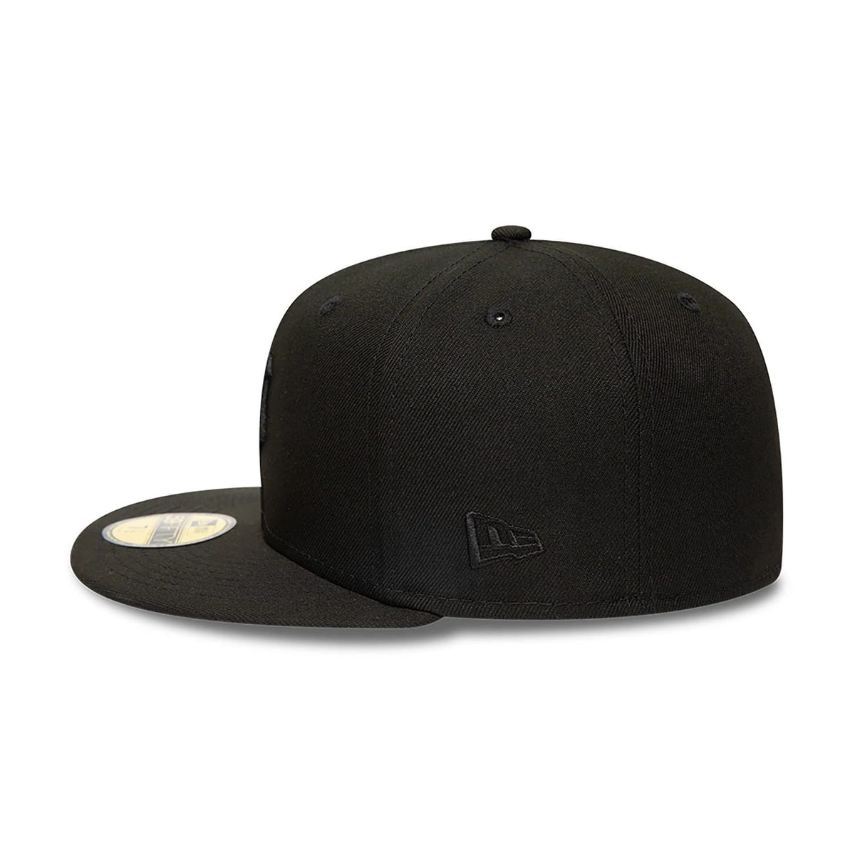 Detroit Tigers MLB Black on Black New Era 59FIFTY Fitted Cap, side view showing the black embroidered New Era flag logo on the left side of the crown, with a flat visor and a 59FIFTY size sticker on top.