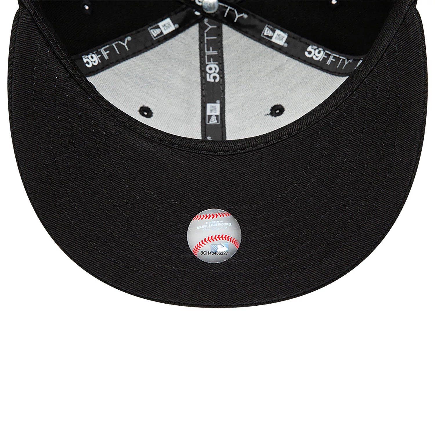 This is a Detroit Tigers MLB Black and White 59FIFTY Fitted Cap 2