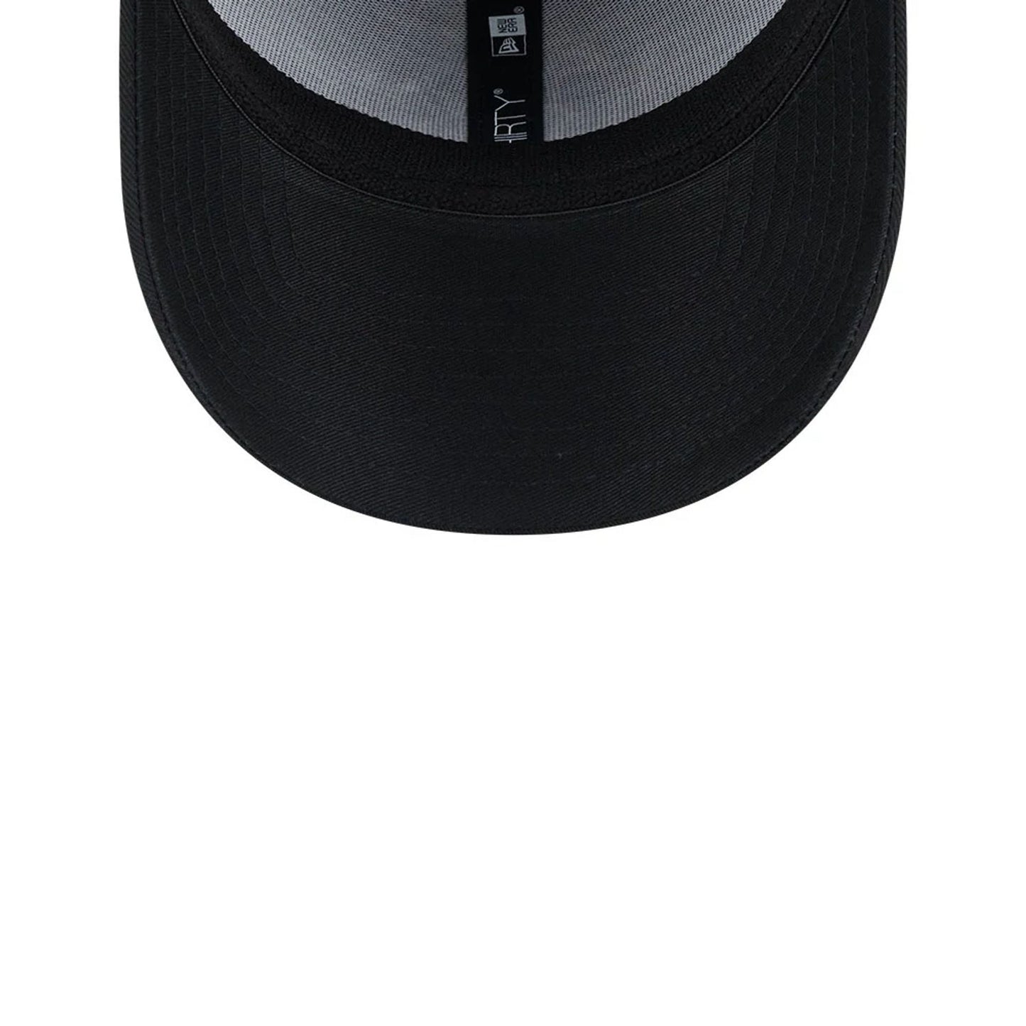 Pictured is this MLB Evergreen Neo Boston Red Sox 39THIRTY Stretch Fit cap in black. 7