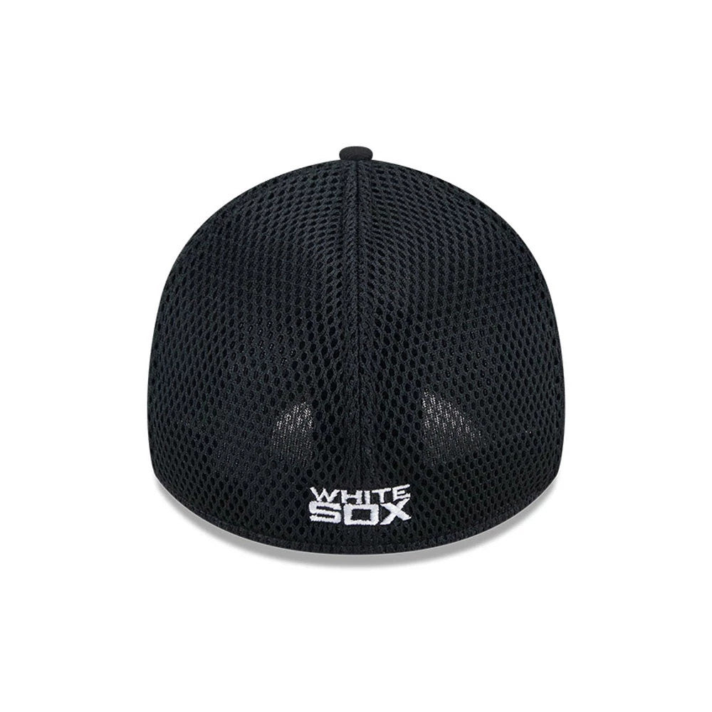 Chicago White Sox MLB Evergreen Neo Black New Era 39THIRTY Stretch Fit Cap, rear view showing white embroidered White Sox script centred above the black mesh crown, with a black top button.