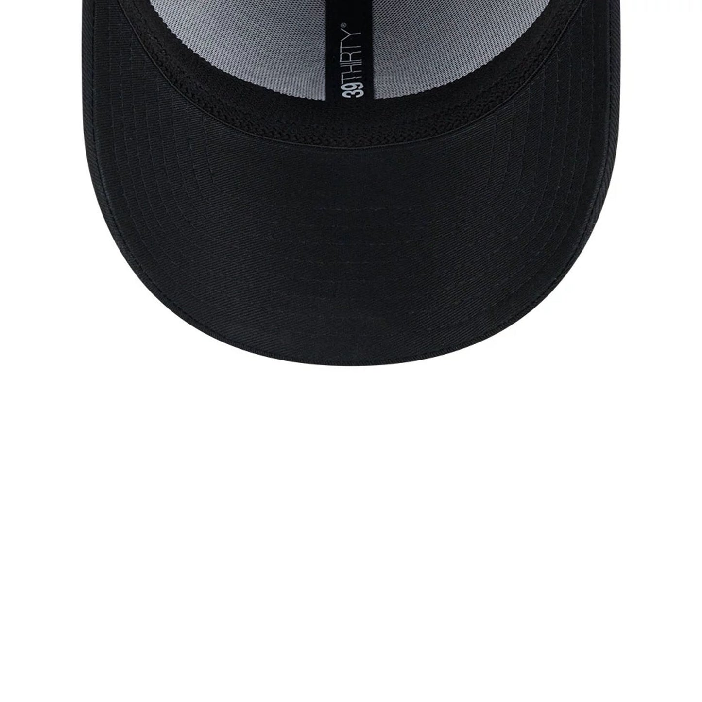 Pictured is this MLB Evergreen Neo Chicago White Sox 39THIRTY Stretch Fit cap in black. 7