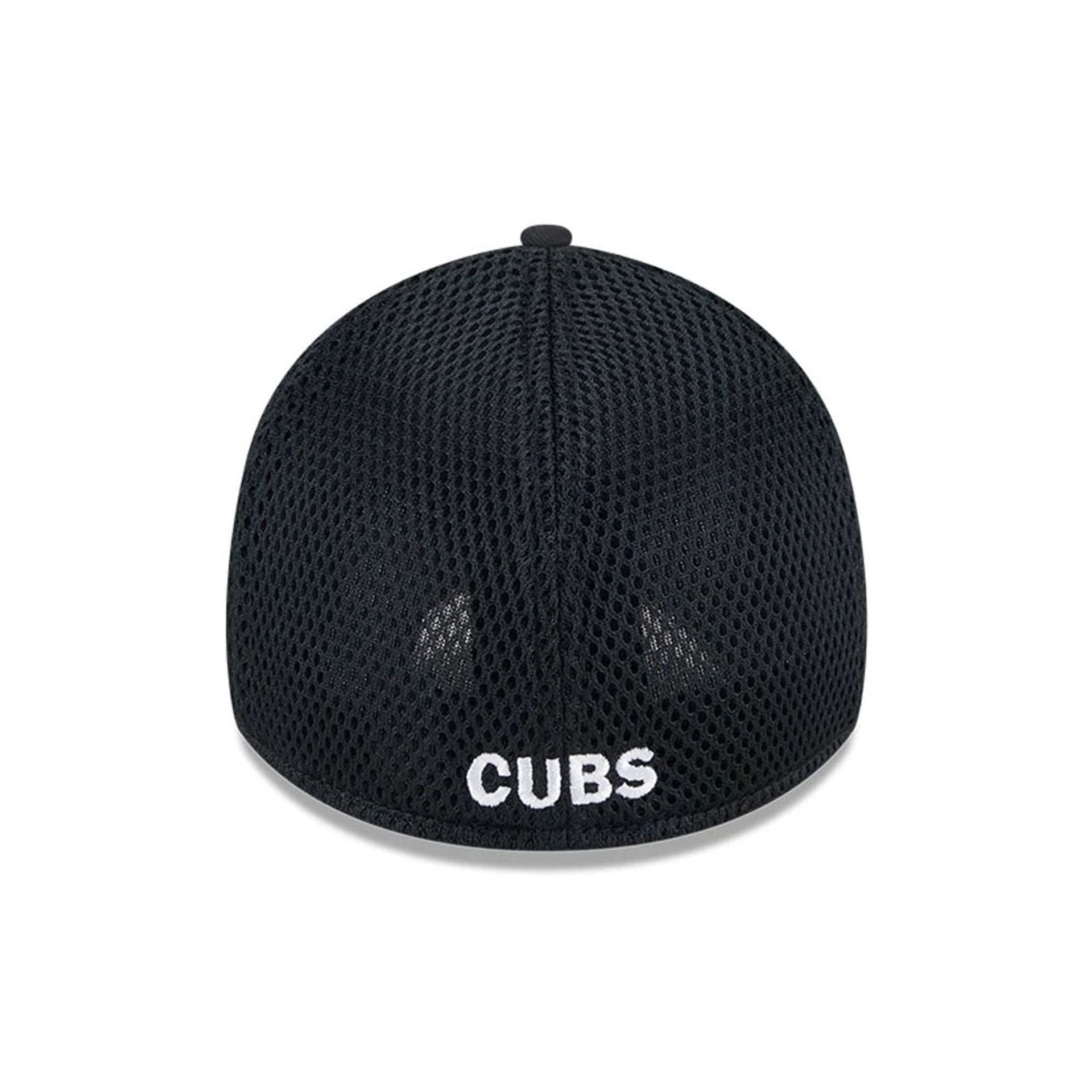 Pictured is this MLB Evergreen Neo Chicago Cubs 39THIRTY Stretch Fit cap in black. 2