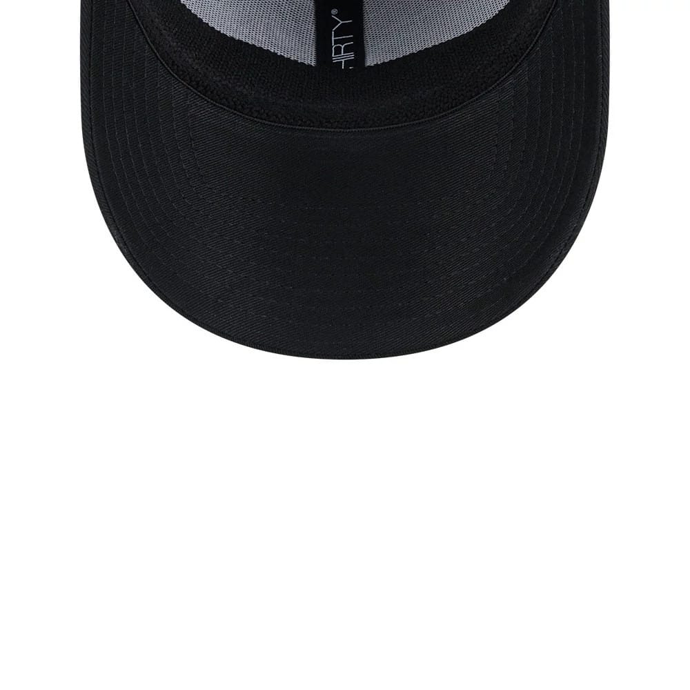 Pictured is this MLB Evergreen Neo Atlanta Braves 39THIRTY Stretch Fit cap in black. 7