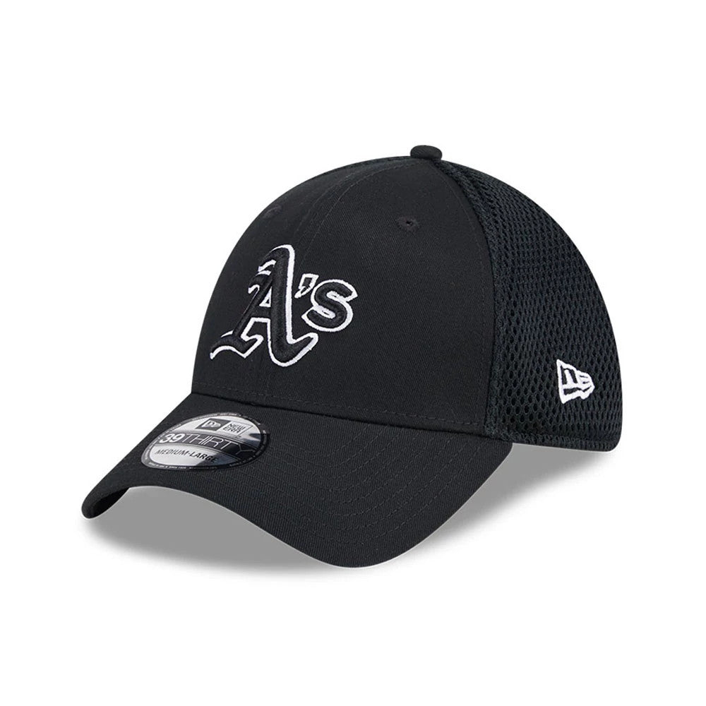 Athletics MLB Evergreen Neo Black New Era 39THIRTY Stretch Fit Cap, three-quarter view showing the raised white A's logo on the front panel, black mesh back panels, curved visor and 39THIRTY size sticker on the visor.