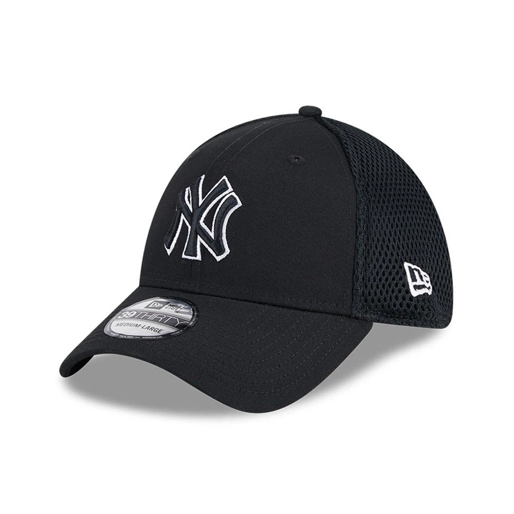 New York Yankees MLB Evergreen Neo Black New Era 39THIRTY Stretch Fit Cap, front view showing raised white embroidered NY logo on the front panel, mesh material on the side and back, and 39THIRTY size sticker on the curved visor.