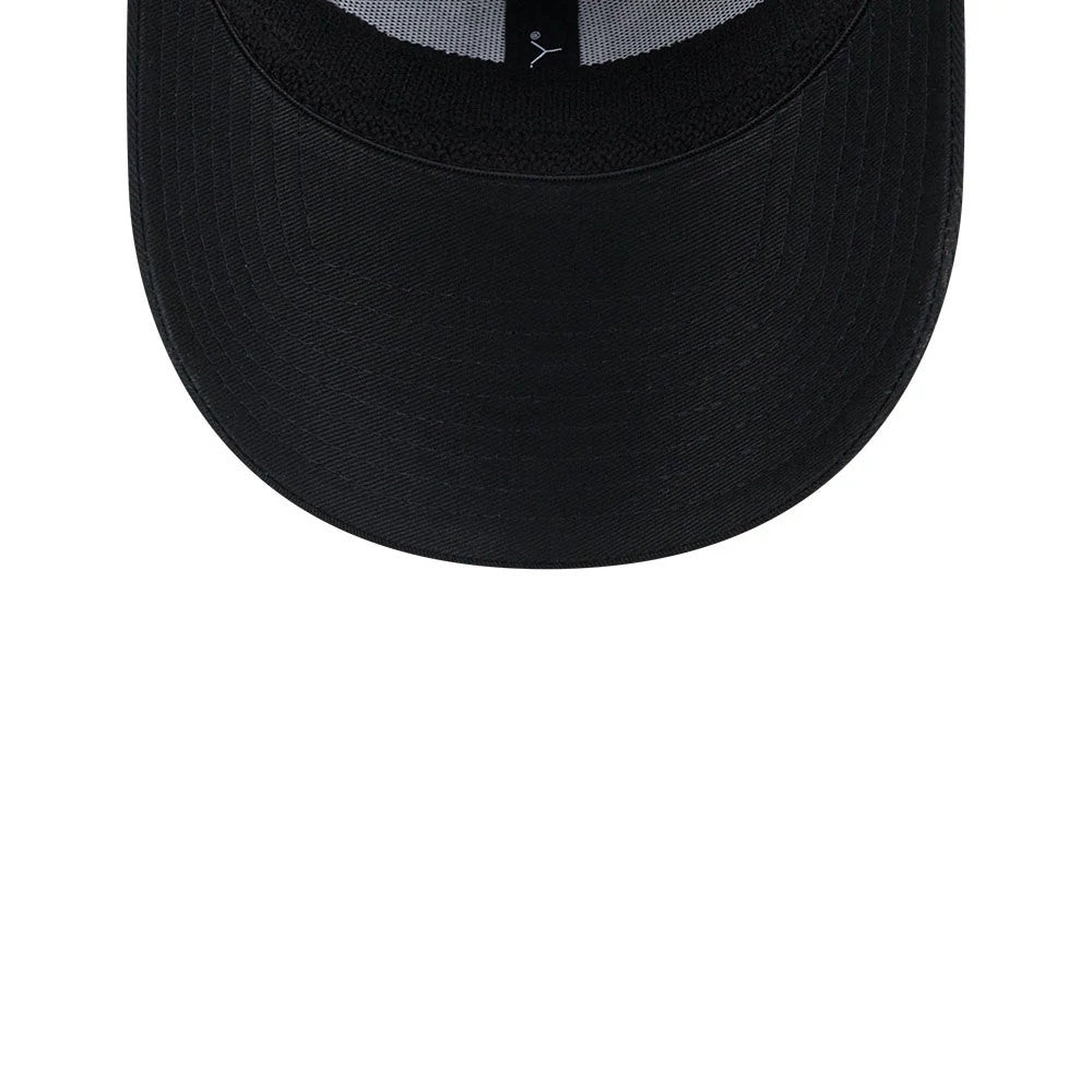 Houston Astros MLB Evergreen Neo Black New Era 39THIRTY Stretch Fit Cap, inside view showing black sweatband and taping, with the grey undervisor revealing detailed stitching across its curved structure.