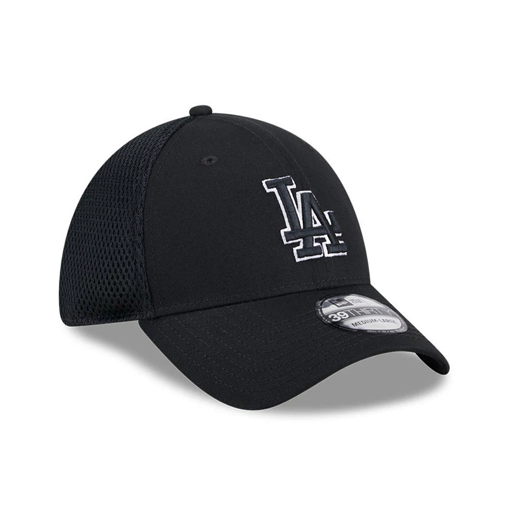 LA Dodgers MLB Evergreen Neo Black New Era 39THIRTY Stretch Fit Cap, three-quarter view showing raised white LA logo on the front panel, black mesh back panels, curved visor with 39THIRTY size sticker, and matching top button.