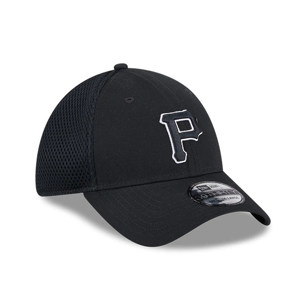 Pittsburgh Pirates MLB Evergreen Neo Black New Era 39THIRTY Stretch Fit Cap, front view with a raised embroidered P logo on the front panel, black 39THIRTY size sticker on the curved visor and mesh side panels.
