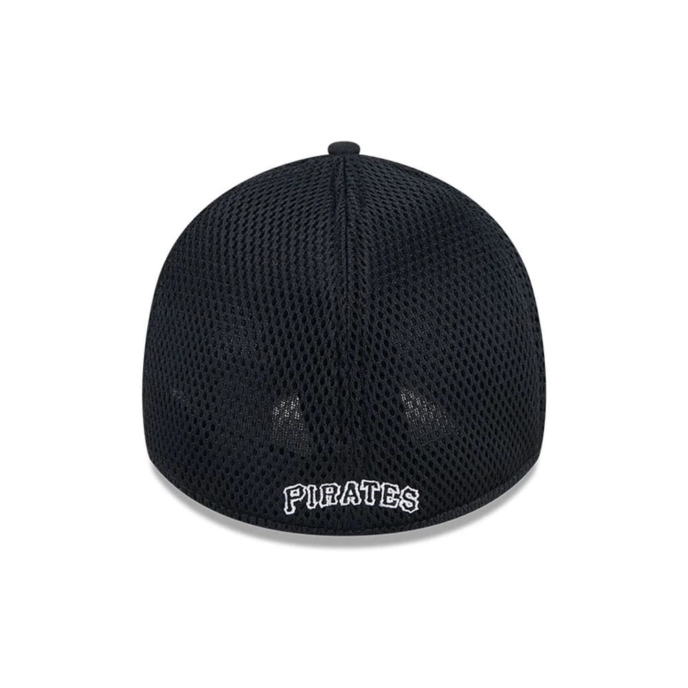 Pictured is this MLB Evergreen Neo Pittsburgh Pirates 39THIRTY Stretch Fit cap in black. 2