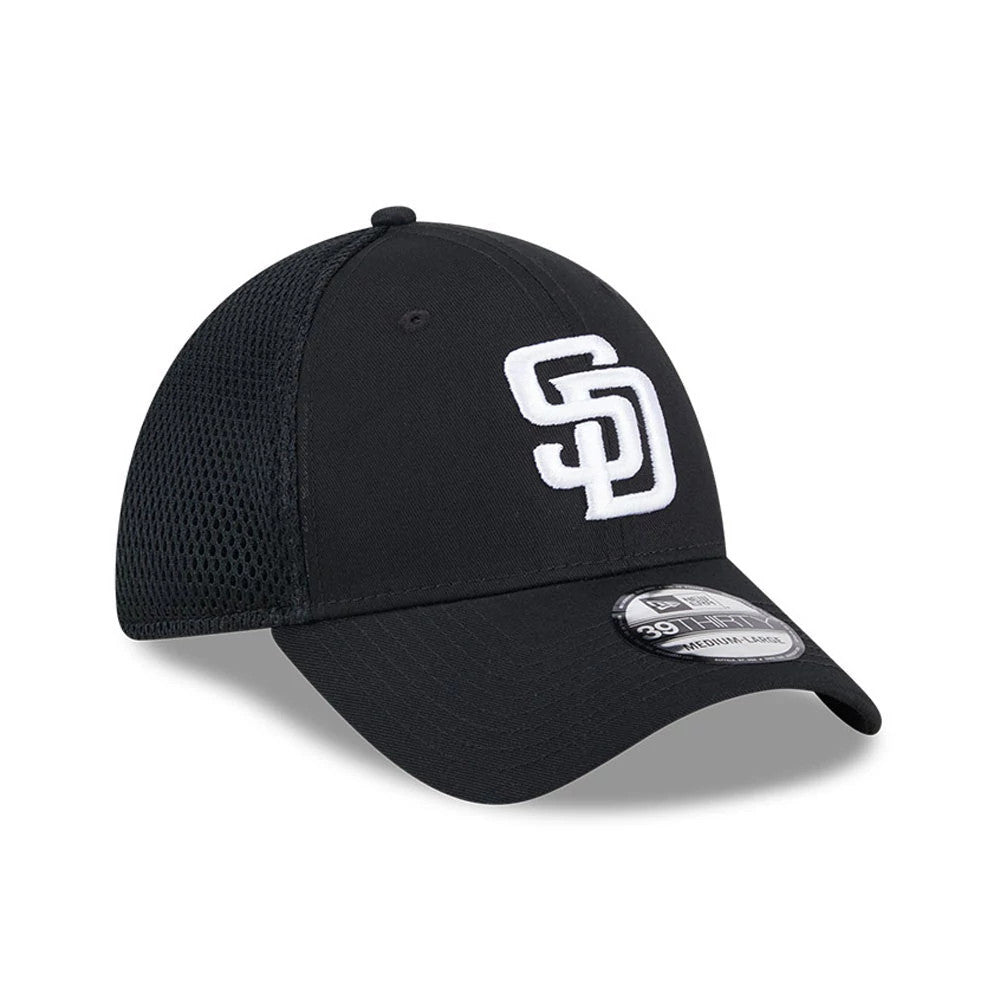 San Diego Padres MLB Evergreen Neo Black New Era 39THIRTY Stretch Fit Cap, front view showing raised white embroidered SD logo on front panel, curved visor with 39THIRTY size sticker, and black mesh side panels.