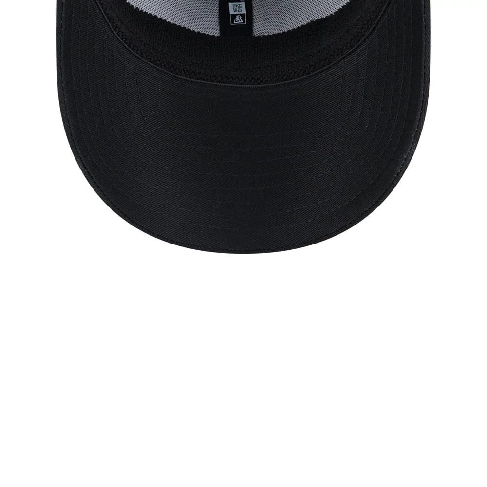 Pictured is this MLB Evergreen Neo Seattle Mariners 39THIRTY Stretch Fit cap in black. 7