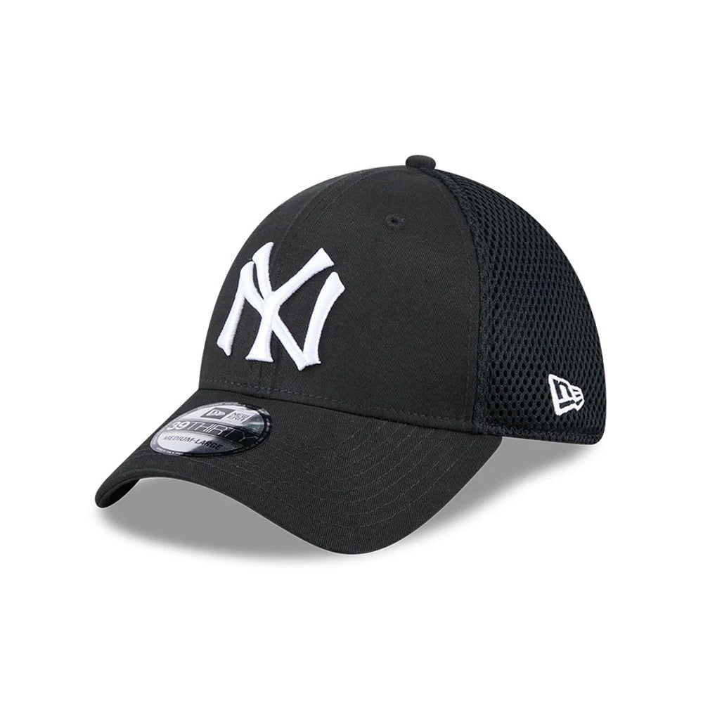 New York Yankees MLB Evergreen Neo Black New Era 39THIRTY Stretch Fit Cap, three-quarter view showing the white embroidered NY logo on the black front panel, black visor with 39THIRTY size sticker, and mesh sides with New Era flag logo.