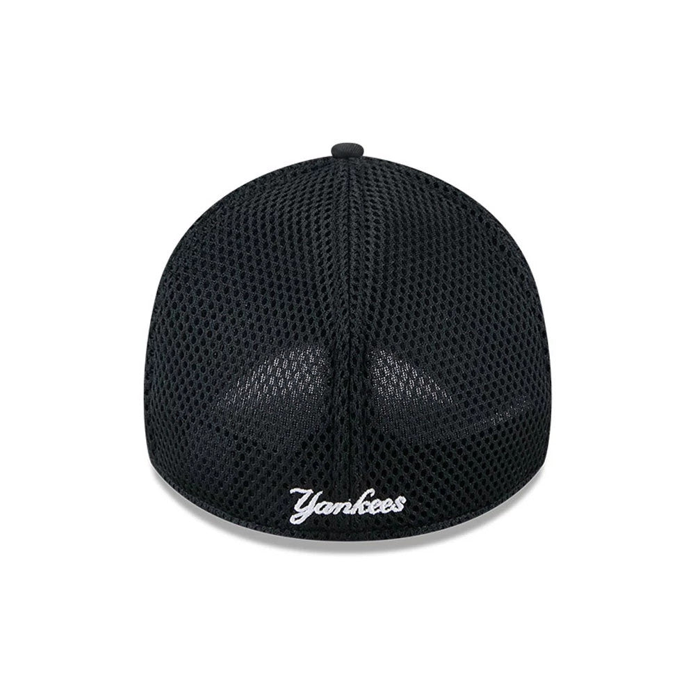 New York Yankees MLB Evergreen Cooperstown Black New Era 39THIRTY Stretch Fit Cap, rear view showing the white embroidered Yankees script logo positioned on the black mesh crown, beneath the top button.