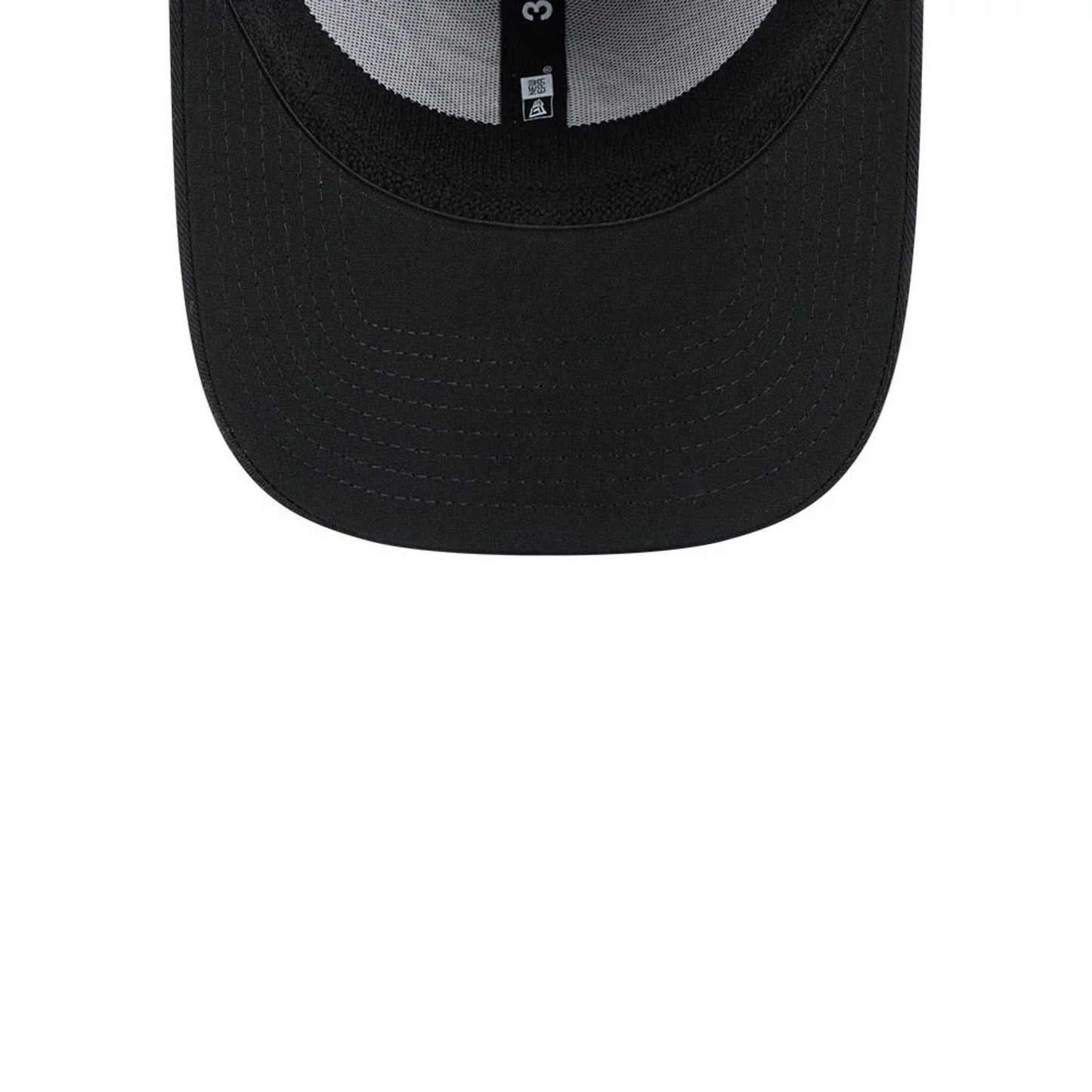 Pictured is this NFL Evergreen Neo Philadelphia Eagles 39THIRTY Stretch Fit cap in black. 7