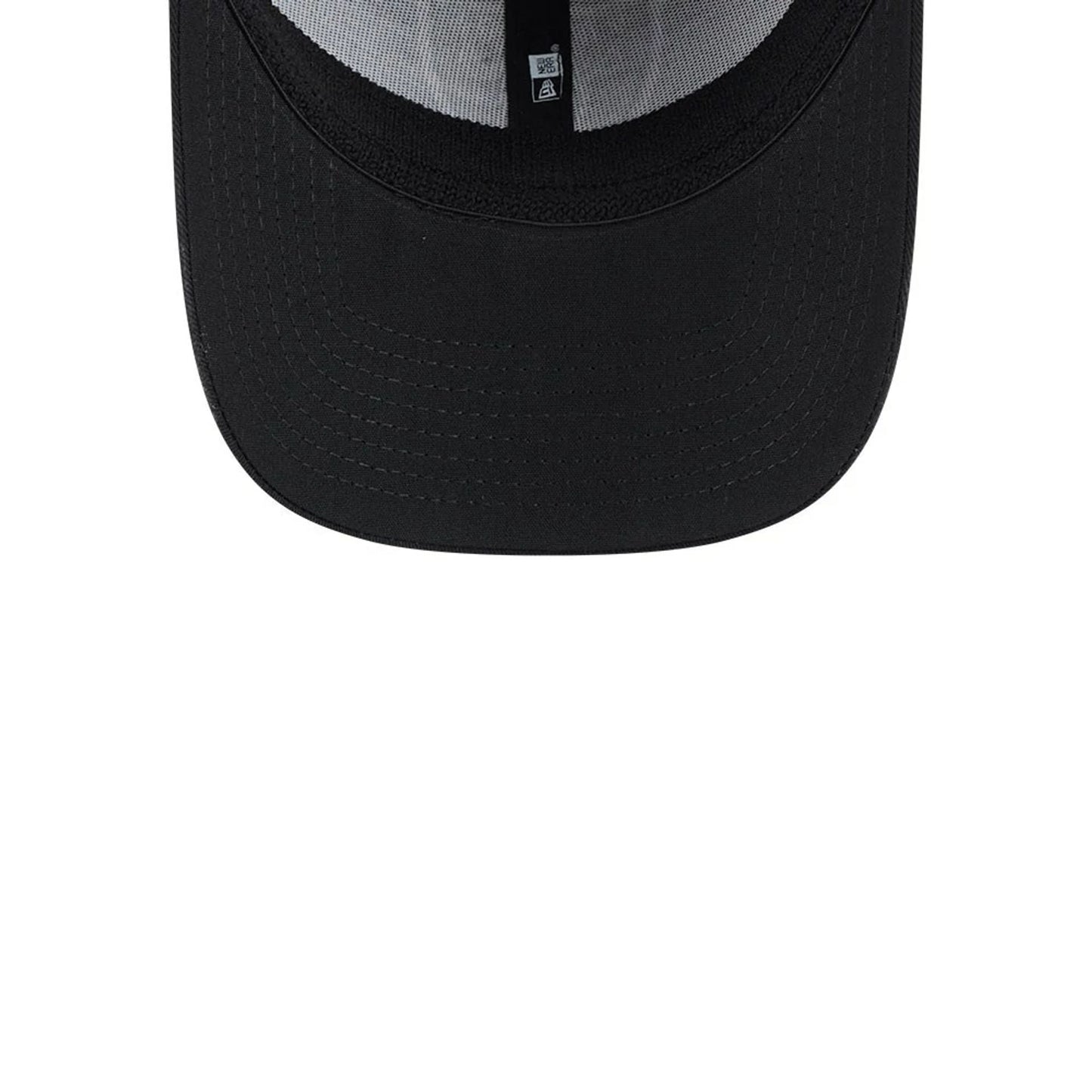 Pictured is this NFL Evergreen Neo Las Vegas Raiders 39THIRTY Stretch Fit cap in black. 7