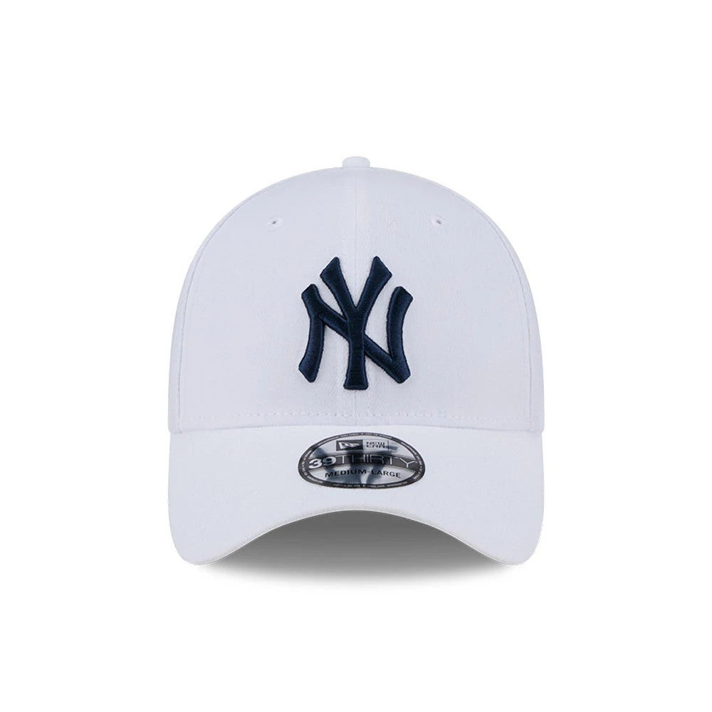 New York Yankees MLB Evergreen White New Era 39THIRTY Stretch Fit Cap, front view with a raised navy NY logo on the structured white crown and a silver 39THIRTY size sticker on the curved visor.