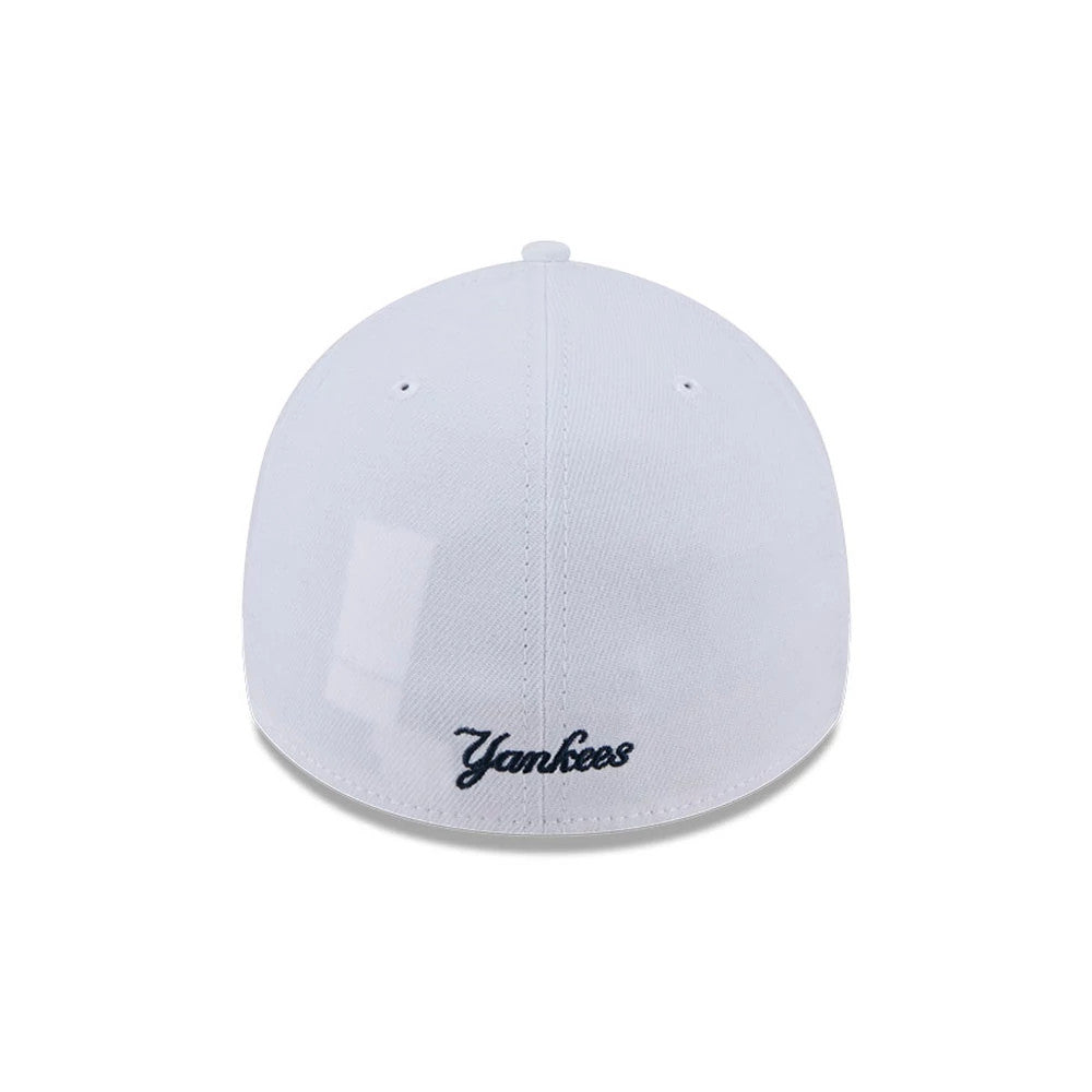 New York Yankees MLB Evergreen White New Era 39THIRTY Stretch Fit Cap, rear view showing the Yankees script logo in navy blue embroidery centred above the base, with white eyelets on the structured white crown.