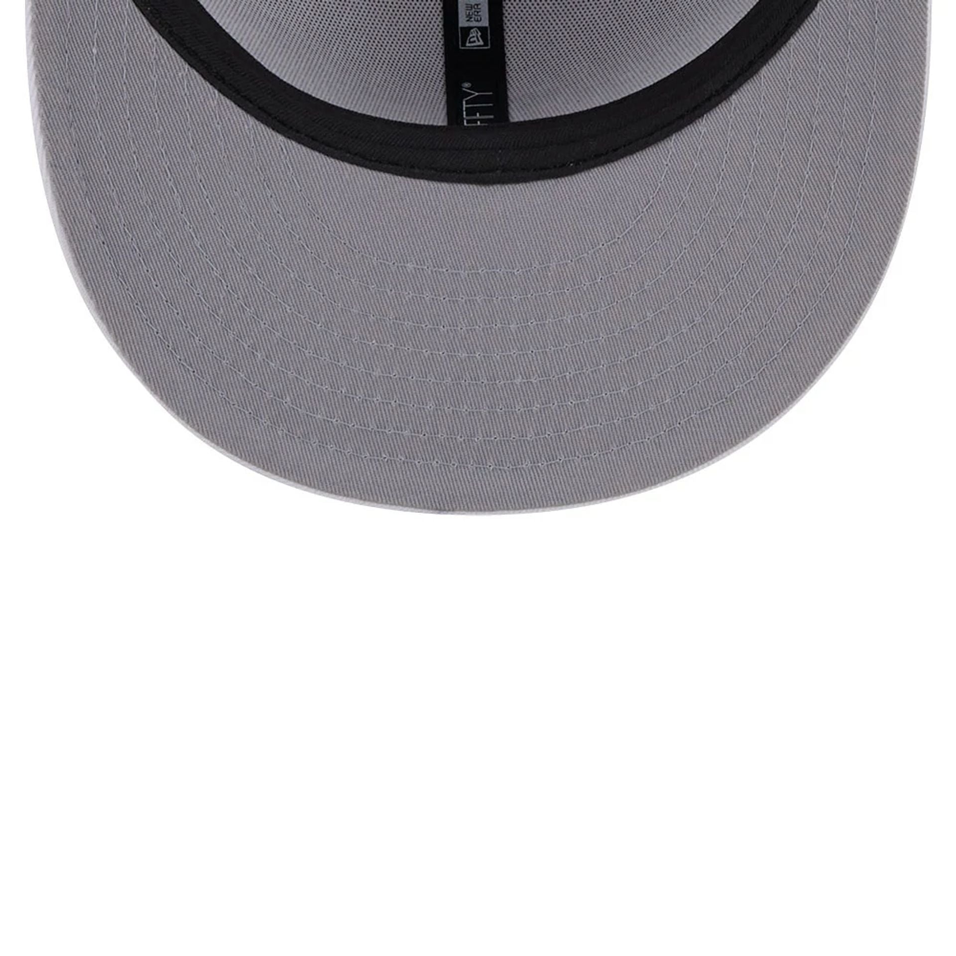 Pictured is this MLB Evergreen LA Dodgers 9FIFTY Snapback cap in white. 2
