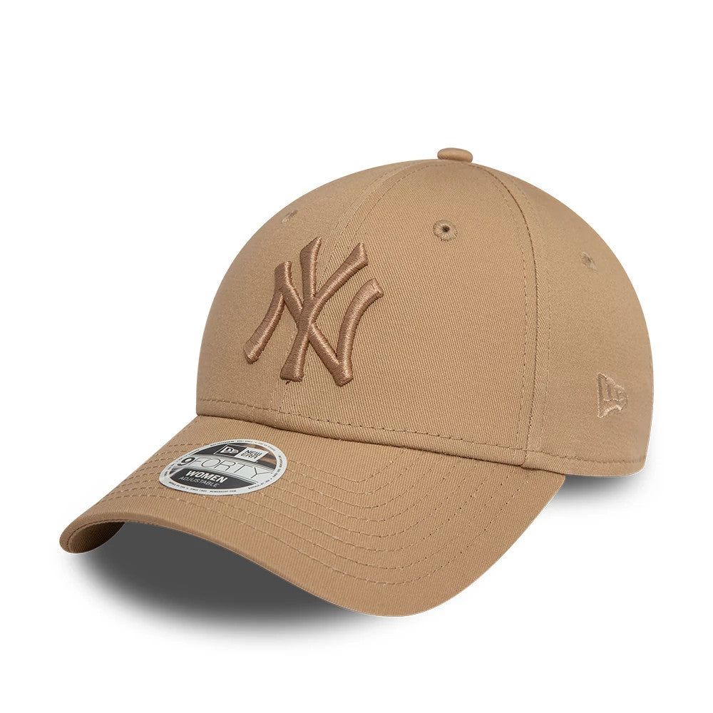This is a New York Yankees Womens League Essential Beige 9FORTY Adjustable Cap 1