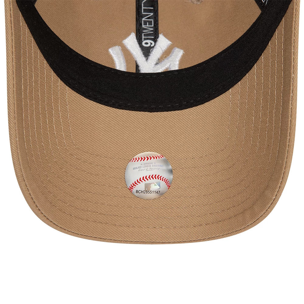 This is a New York Yankees League Essential Light Beige 9TWENTY Adjustable Cap 2