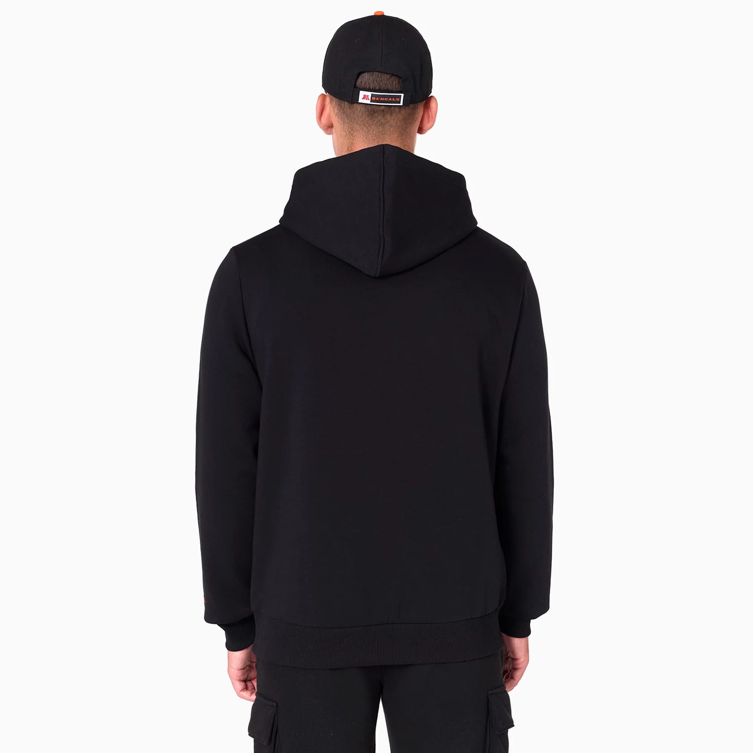 The Male model is wearing Cincinnati Bengals NFL Black Pullover Hoodie 2
