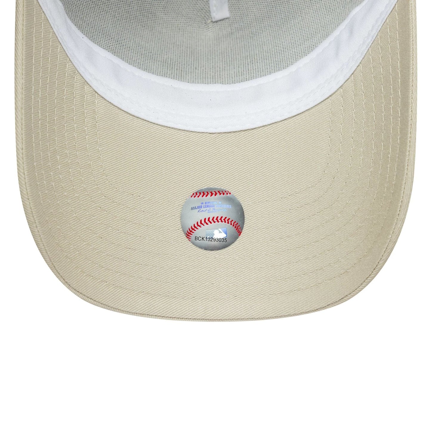 This is a New York Yankees Womens Metallic Cream 9FORTY E-Frame Adjustable Trucker Cap 5