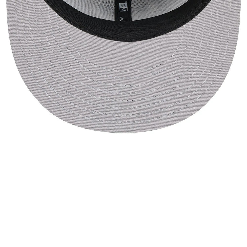 Pictured is this MLB Evergreen LA Dodgers 9FIFTY Snapback cap in dark blue. 2
