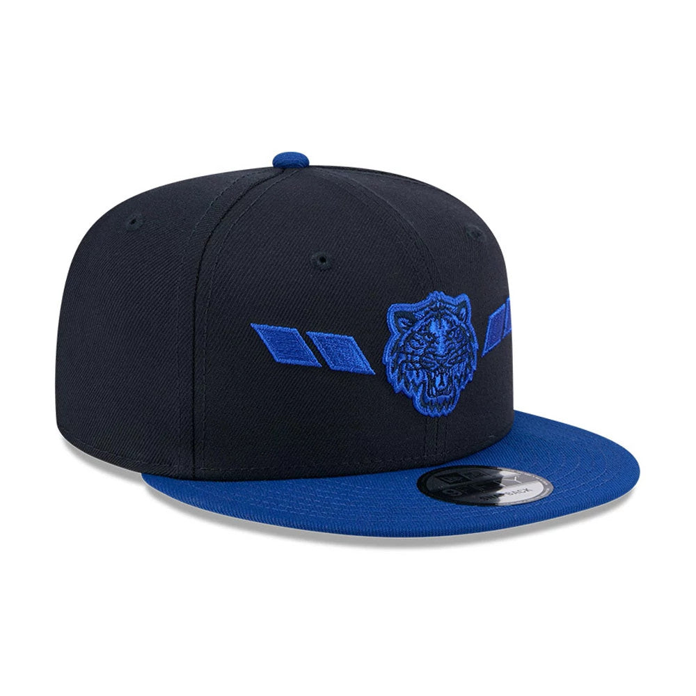 Pictured is this MLB Evergreen Detroit Tigers 9FIFTY Snapback cap in navy. 4