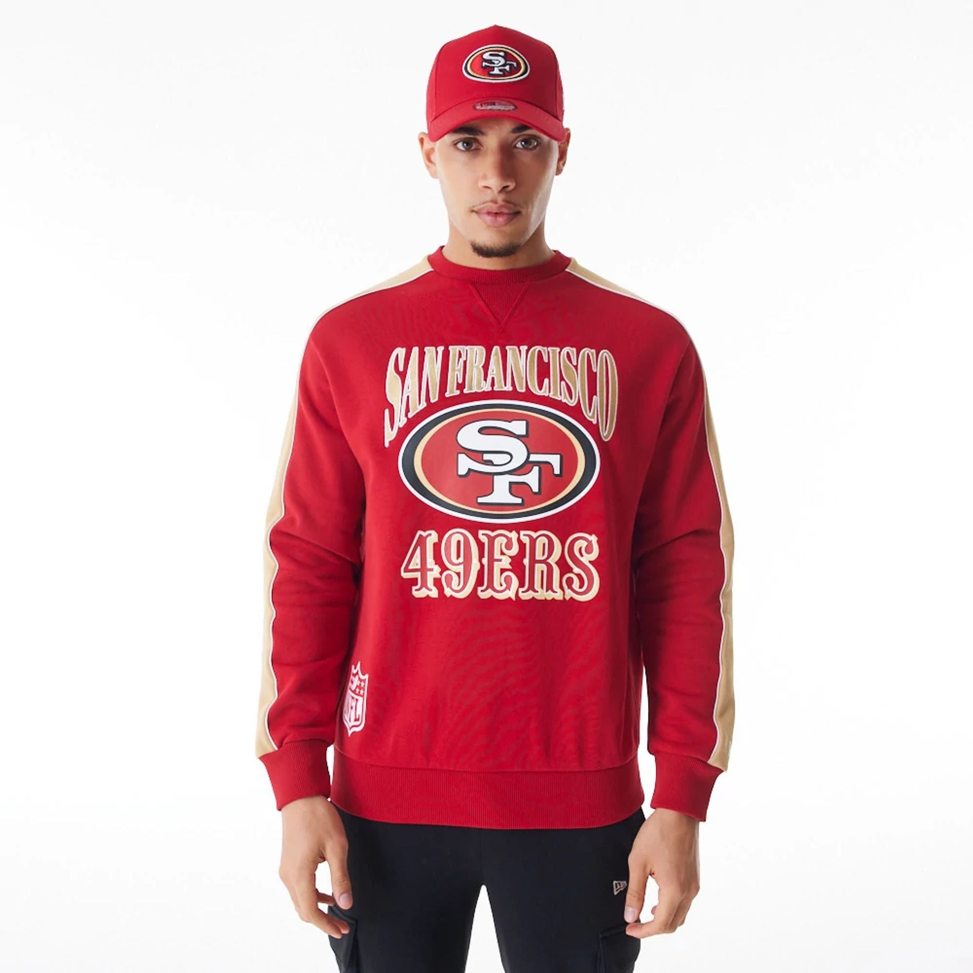 The Male model is wearing San Francisco 49Ers NFL Graphic Red Crew Neck Sweater 1