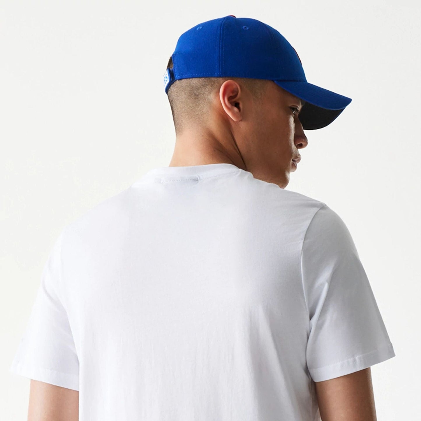 The Male model is wearing Chicago Cubs MLB Regular White T-Shirt 7