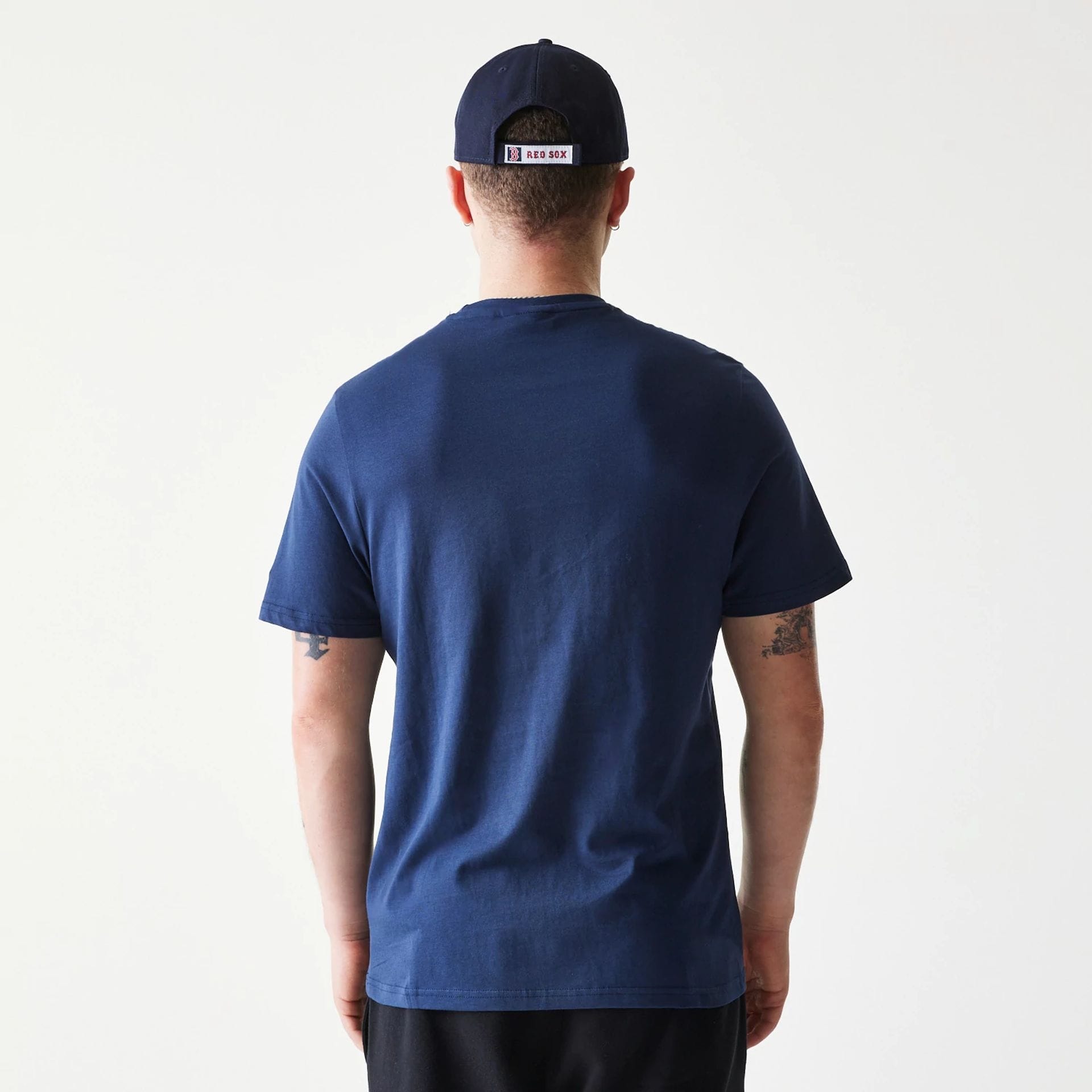 The Male model is wearing Boston Red Sox MLB Regular Dark Blue T-Shirt 2