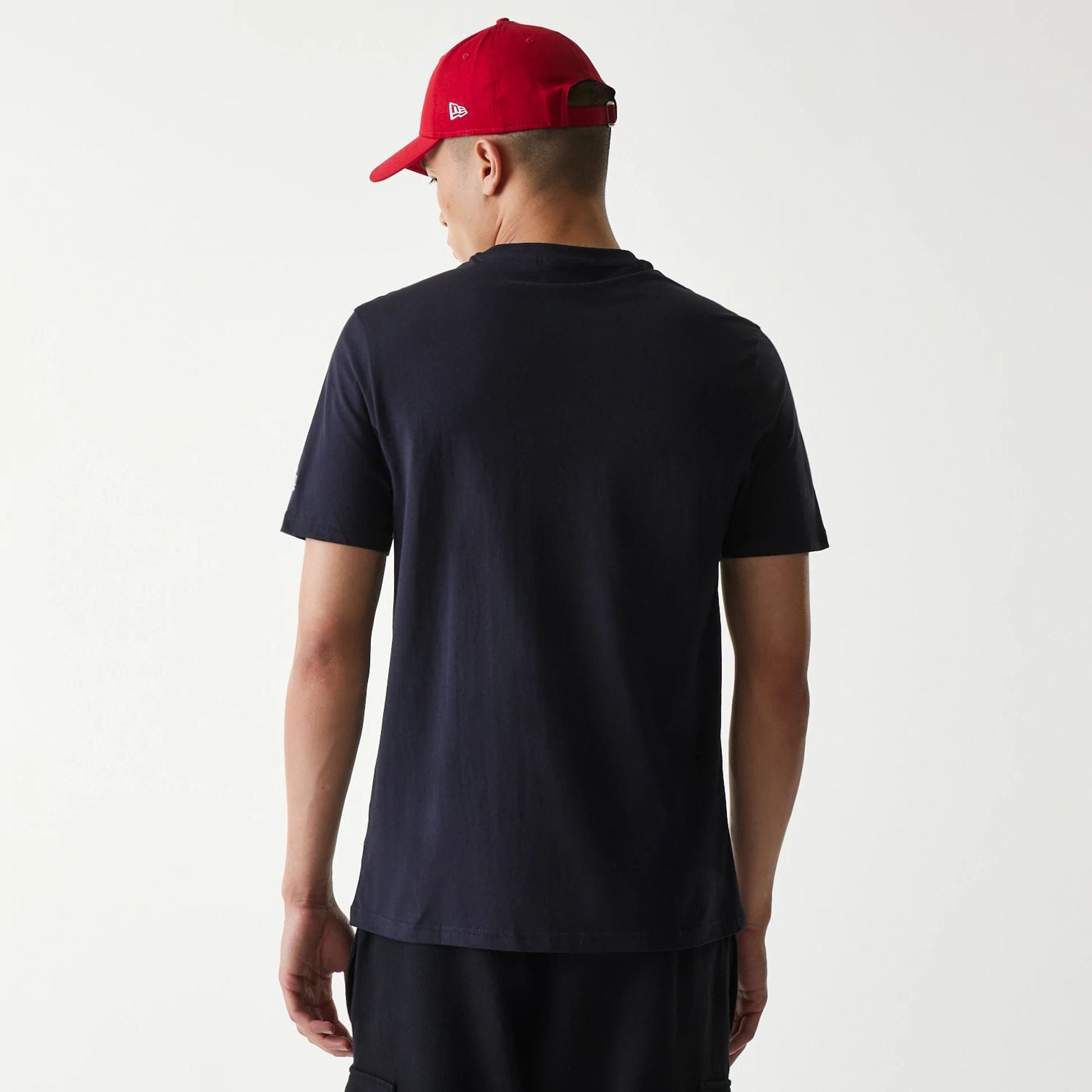 The Male model is wearing Cleveland Guardians MLB Regular Navy T-Shirt 2