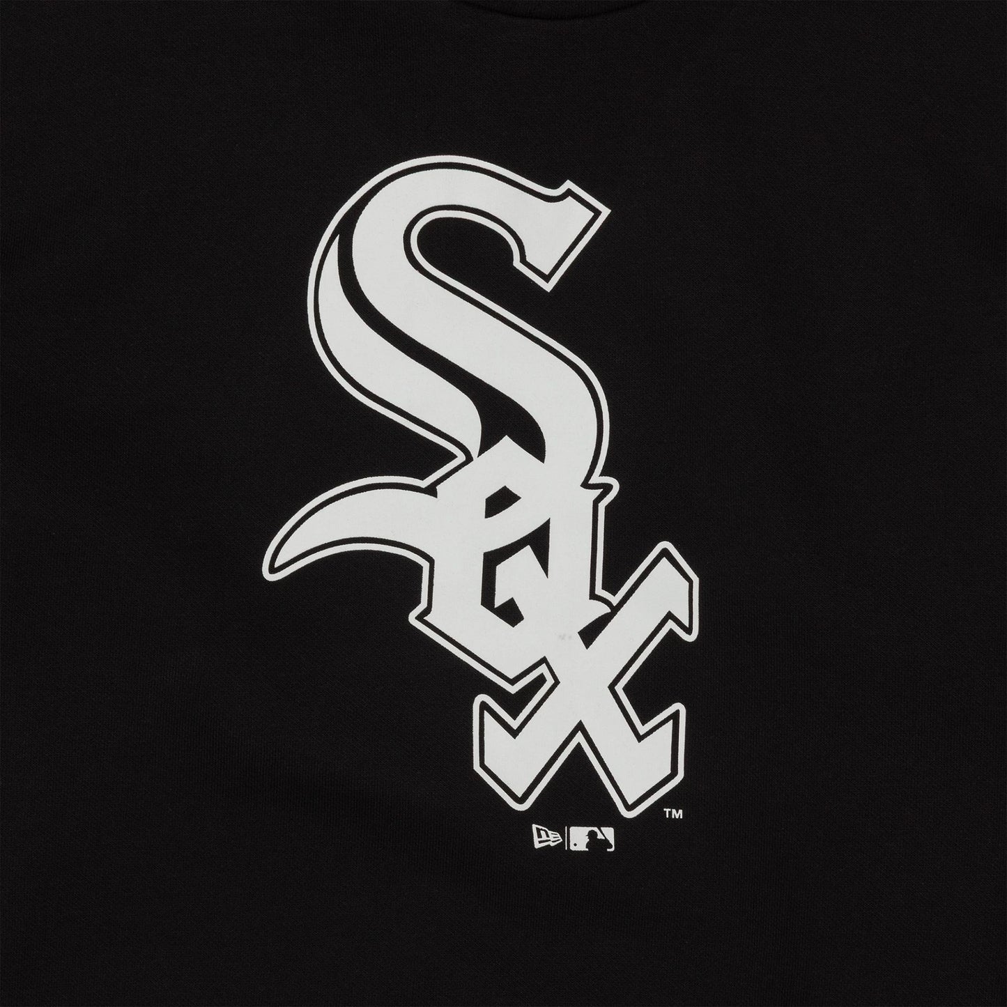 The Male model is wearing Chicago White Sox MLB Regular Black Pullover Hoodie 3