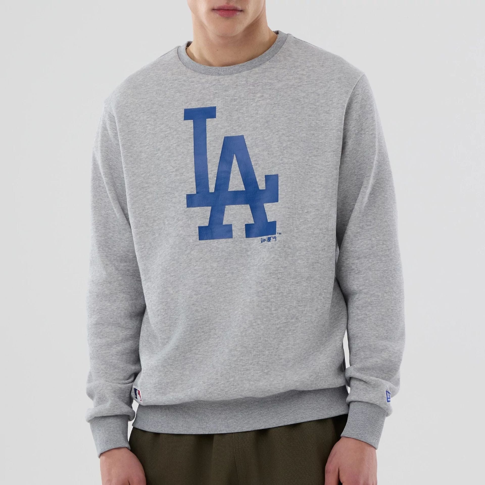 The Male model is wearing LA Dodgers MLB Grey Crew Neck Sweater 2