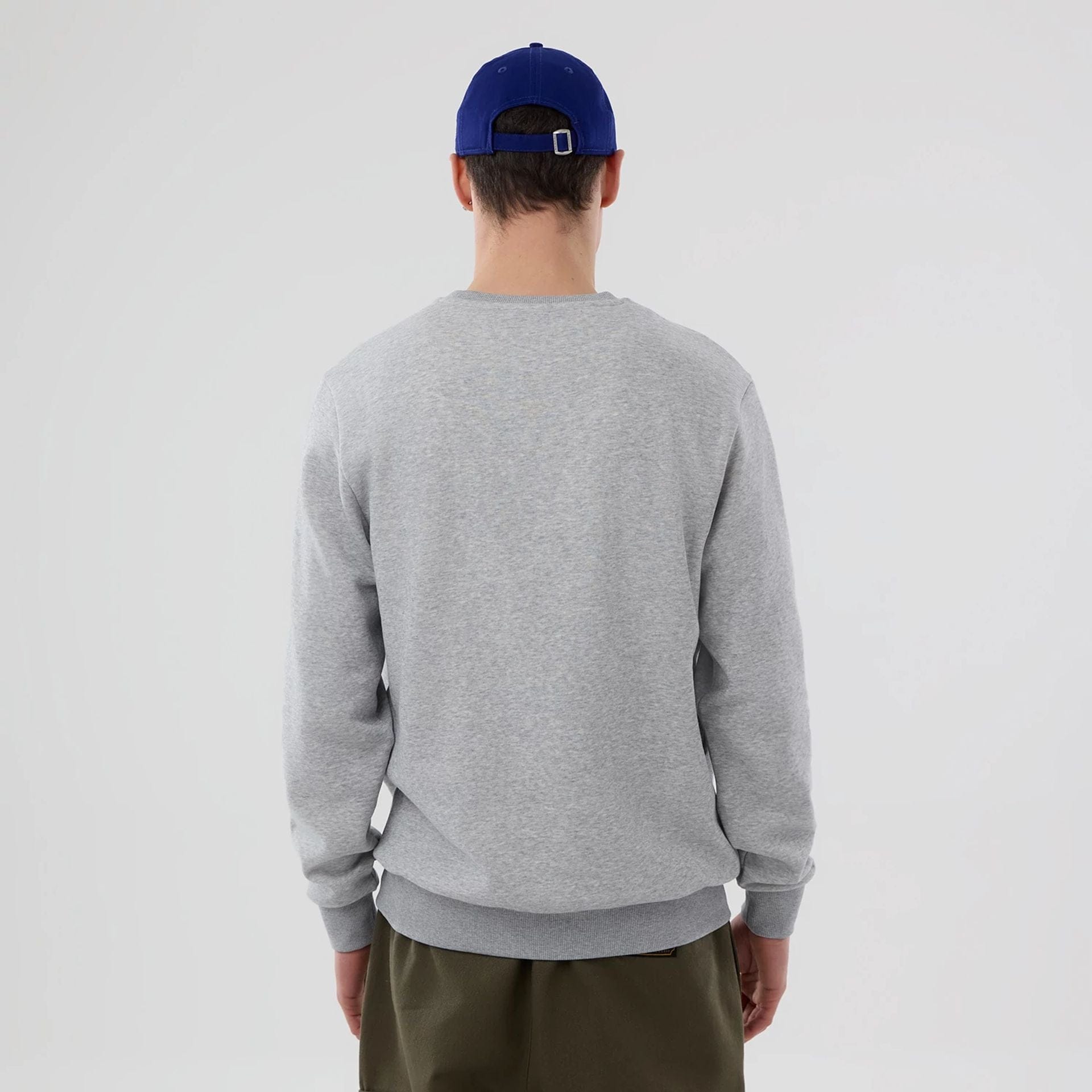 The Male model is wearing LA Dodgers MLB Grey Crew Neck Sweater 2
