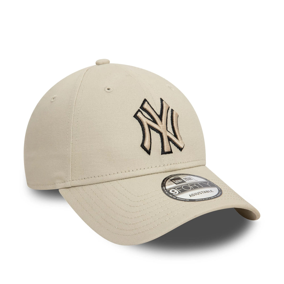 New York Yankees Team Outline Cream New Era 9FORTY Adjustable Cap, three-quarter view showing the raised cream and black embroidered NY logo on the front panel, a curved visor and a 9FORTY size sticker on top.