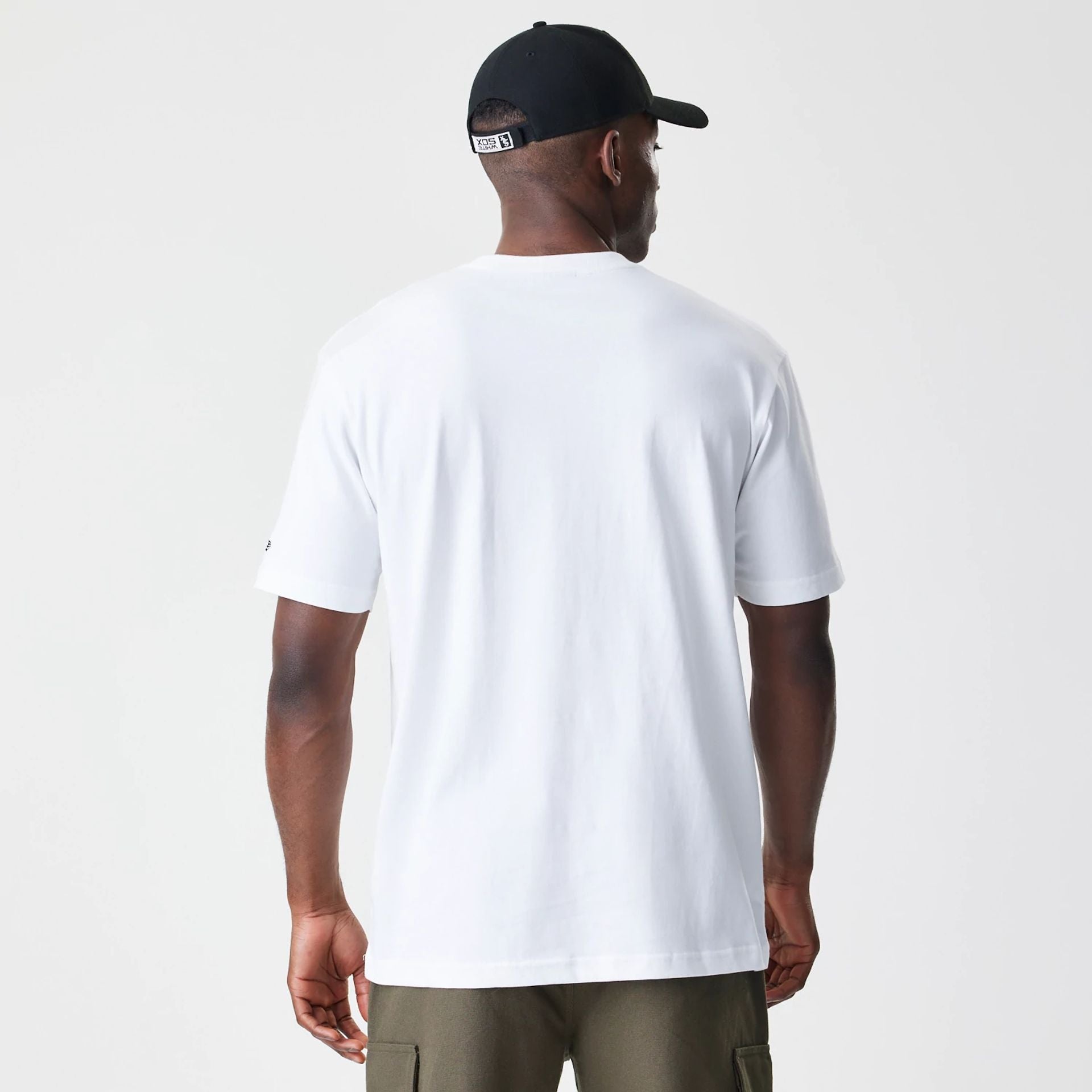 The Male model is wearing Chicago White Sox Throwback Prep White T-Shirt 2