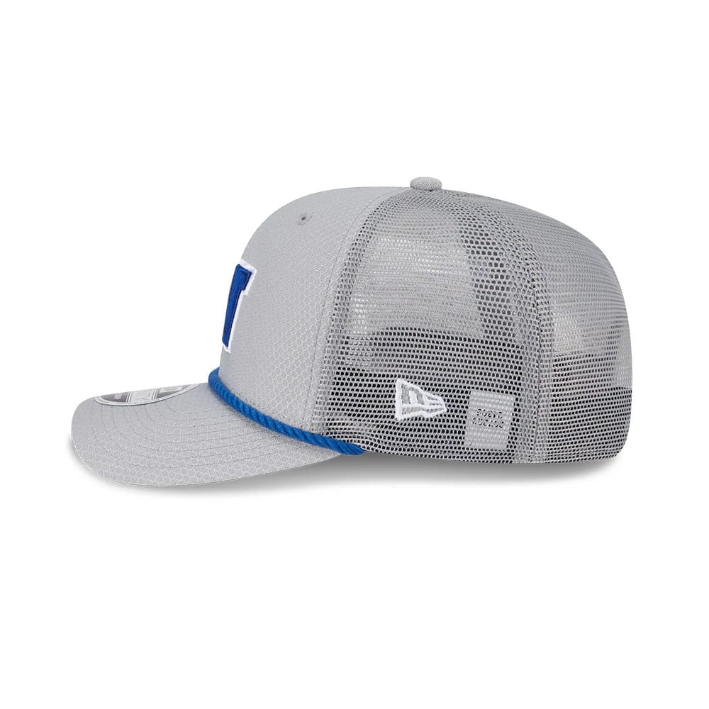 NFL Pro Bowl 2025 NFC Logo Grey New Era 9SEVENTY Trucker Stretch Snap Cap, side view showing the navy NFC logo embroidered on the grey front panel, New Era flag logo on the left mesh panel, and grey 9SEVENTY size sticker on the visor.