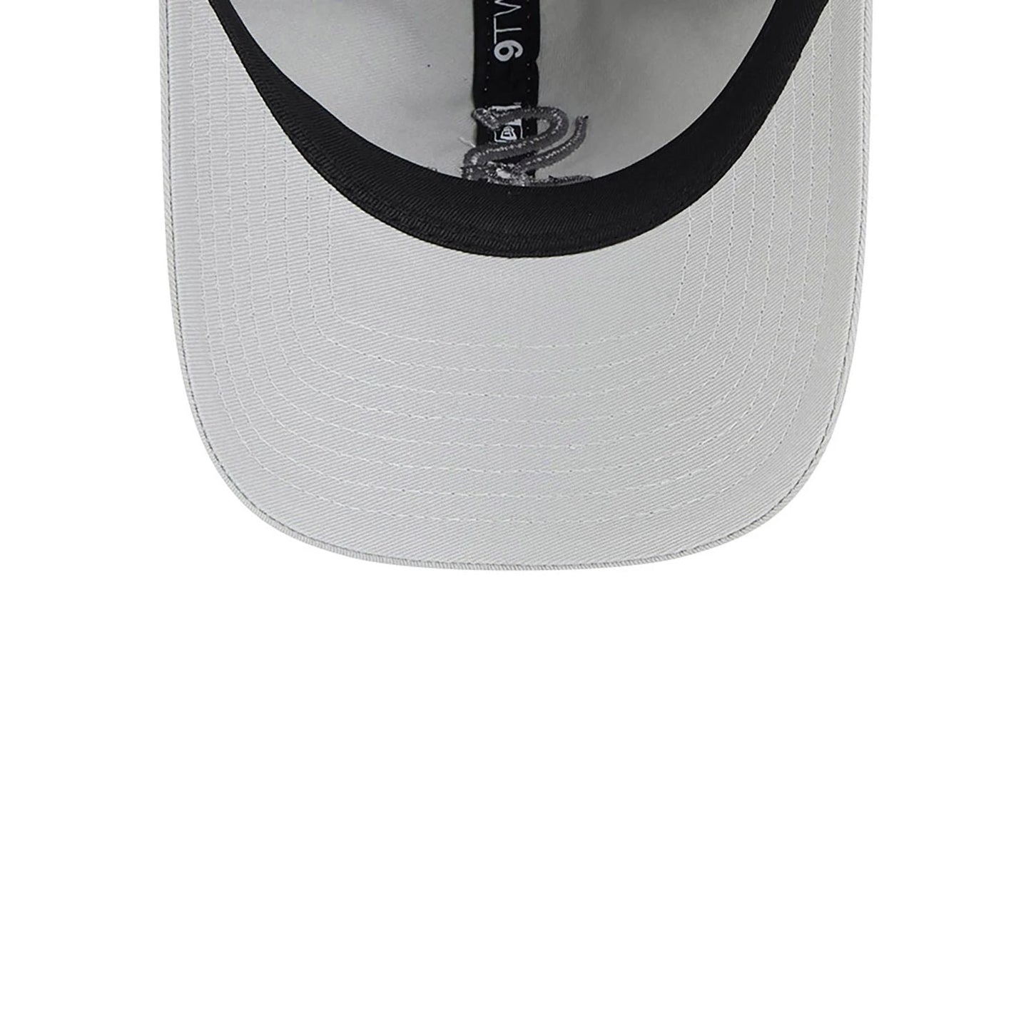 This is a Chicago White Sox Spring Training Fan Pack 2025 Light Grey 9TWENTY Adjustable Cap 7