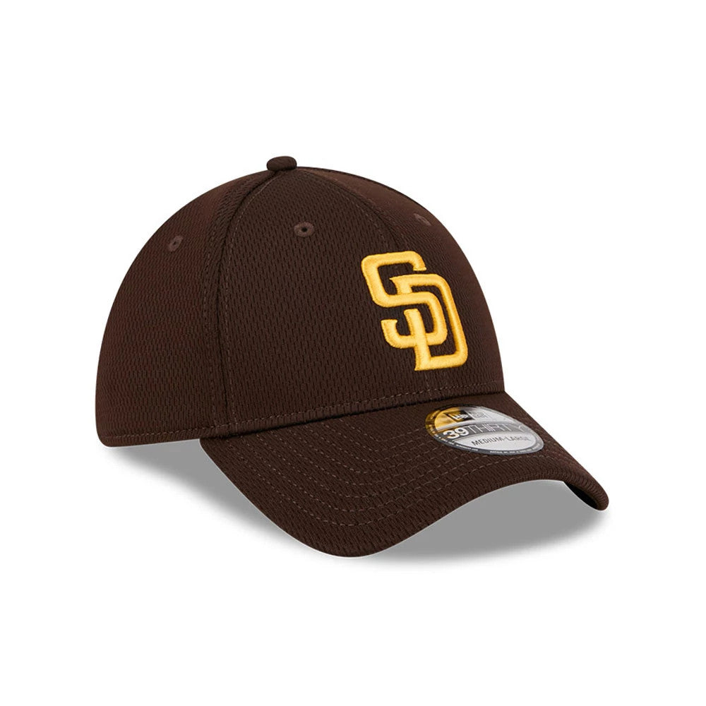 San Diego Padres MLB Evergreen Dark Brown New Era 39THIRTY Stretch Fit Cap, three-quarter view showing the raised gold embroidered SD logo on the front panel, curved visor, 39THIRTY size sticker and dark brown structured crown with top button.