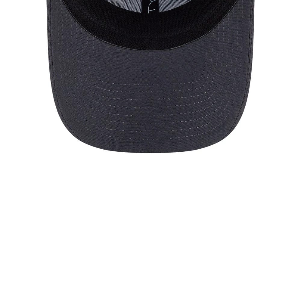 Pictured is this MLB Evergreen Chicago White Sox 39THIRTY Stretch Fit cap in dark grey. 7