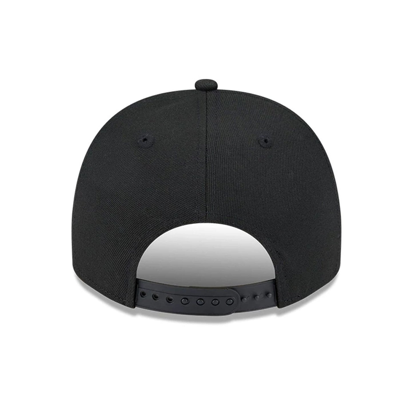 Pictured is this MLB Evergreen Chicago White Sox 9FIFTY A-Frame Snapback cap in black. 7