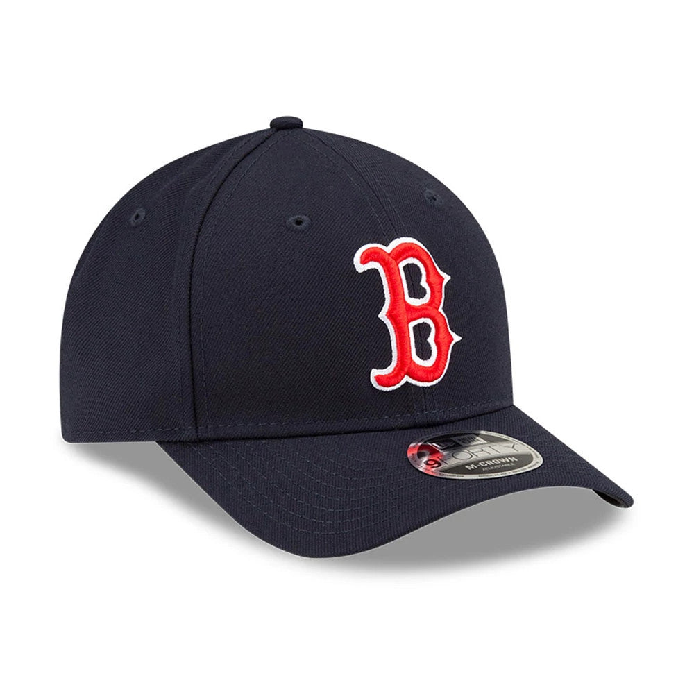 Boston Red Sox MLB Player Replica Navy New Era 9FORTY M-Crown Adjustable Cap, front view showing the red and white embroidered B logo on the front panel with a curved visor and a 9FORTY size sticker on top.